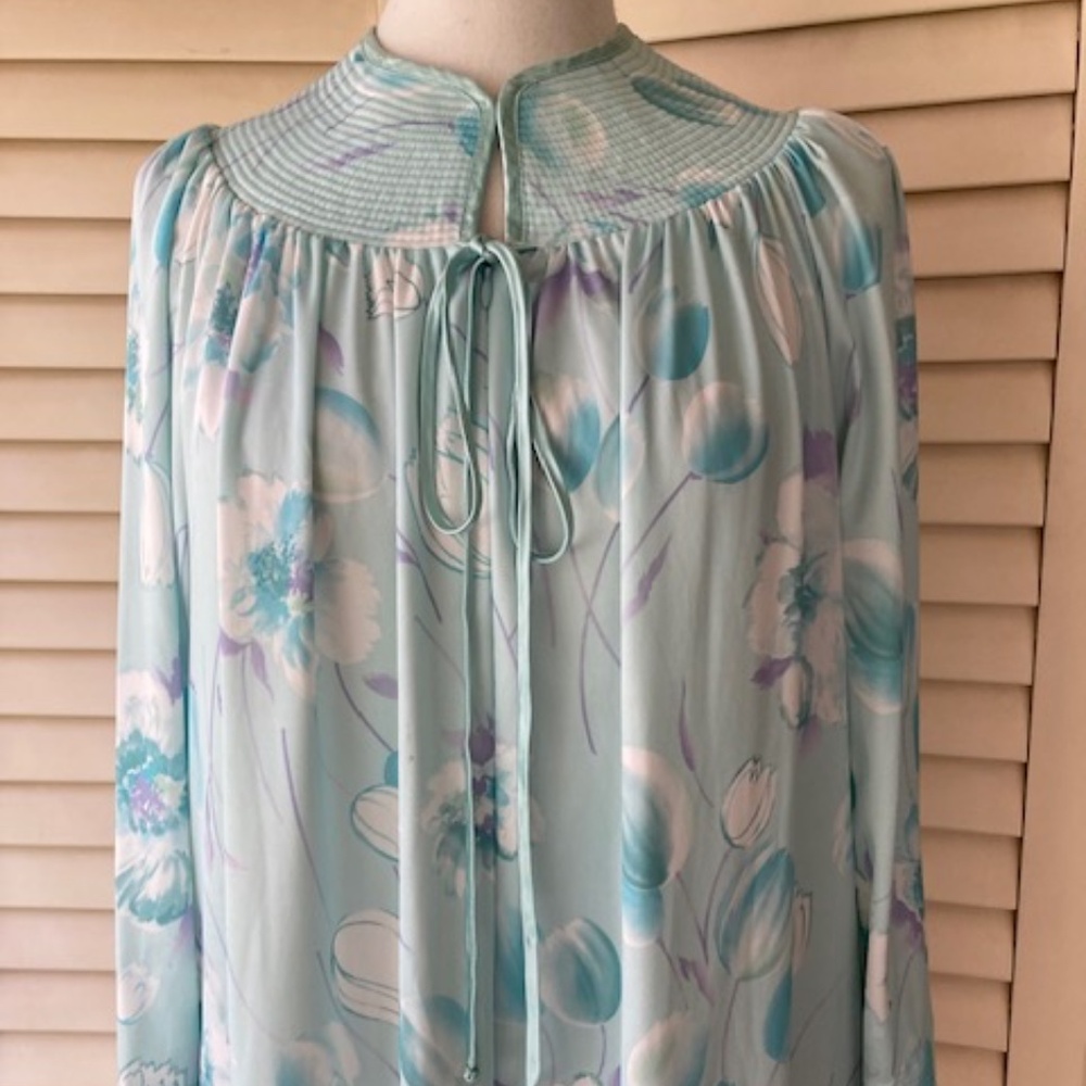Vintage Evelyn Pearson Go-Coat Lounger - Picture 12 of 12